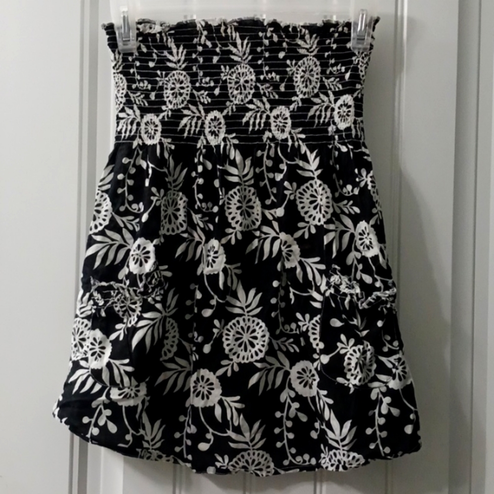 🖤🤍  MOVING SALE!!!                         At Last Sleevless Top